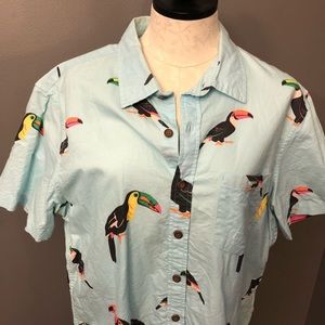 American Eagle Tropical Button Down Short sleeve